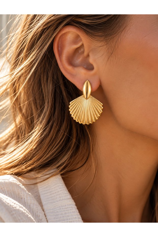 Vip Seashell Model Earrings Gold