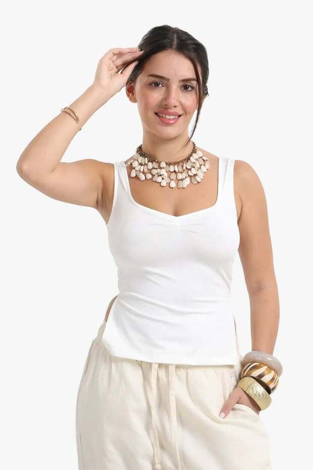 كارينا بلوزة بياقة دائرية على شكل قلب - أسود