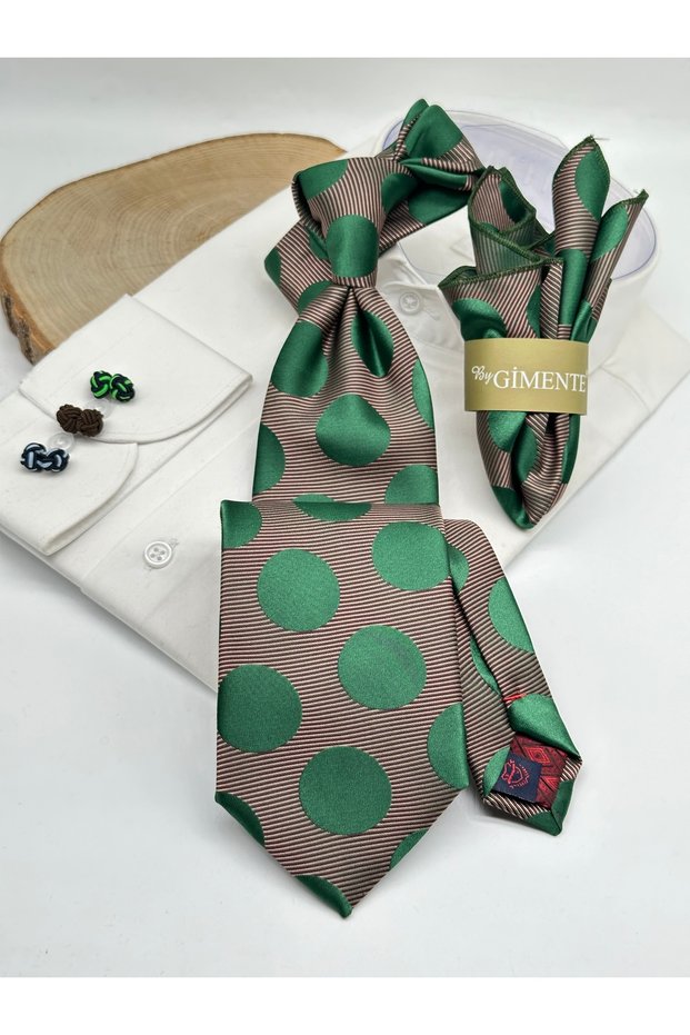Classic Tie with Green Polka Dot Pattern and Handkerchief