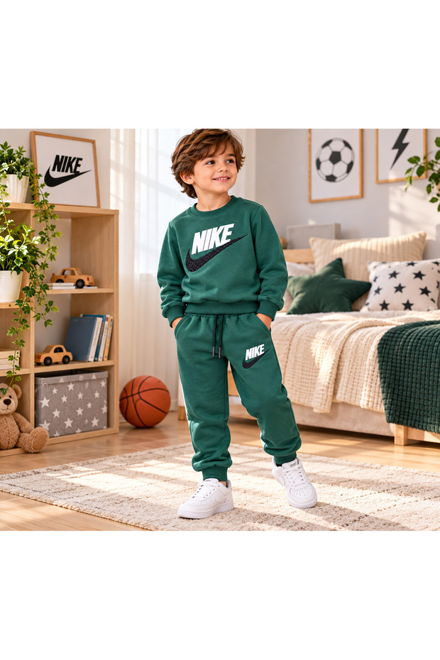 Green kids' tracksuit set - stylish and comfortable 3-thread, unbrushed, with pockets, lace-up cuffs, and leg cuffs - perfect for everyday sportswear.