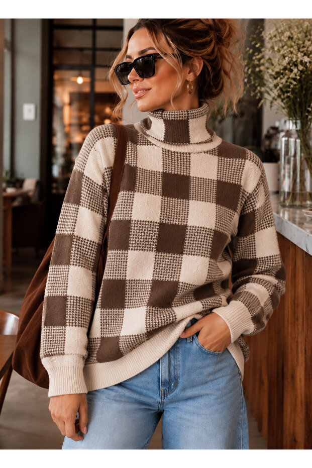 Soft Textured Patterned Body Sweater