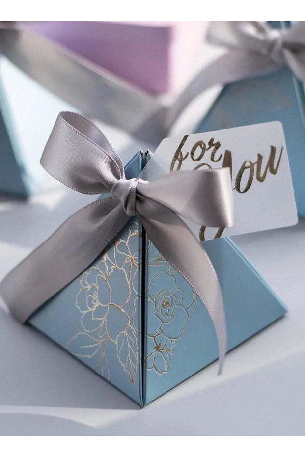 20pcs Luxury Wedding Candy Boxes with Ribbons – Pyramid-Shaped Paper Favor Boxes with Elegant Metal