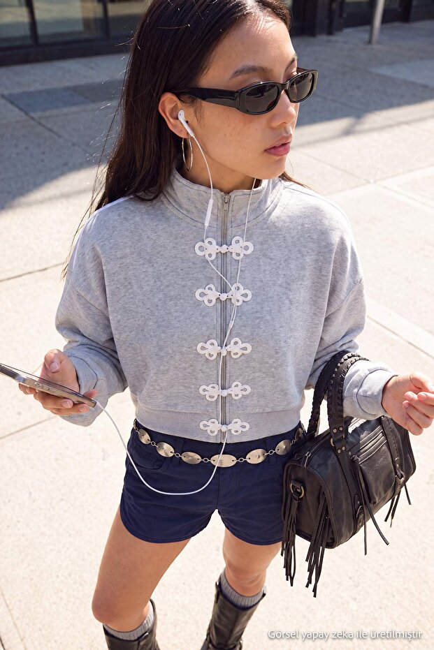 Gri Melanj Kalın İçi Polarlı Fermuarlı Çin Düğmeli Crop Örme Hırka/Sweatshirt TWOAW27SW00072