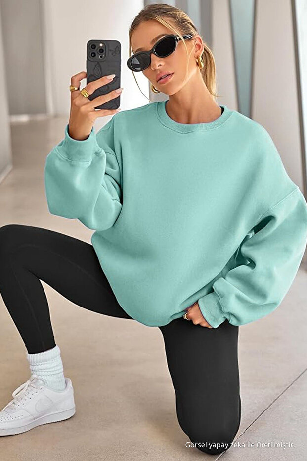 Kadın Bisiklet Yaka Basic Oversize Sweatshirt ÇAĞLA