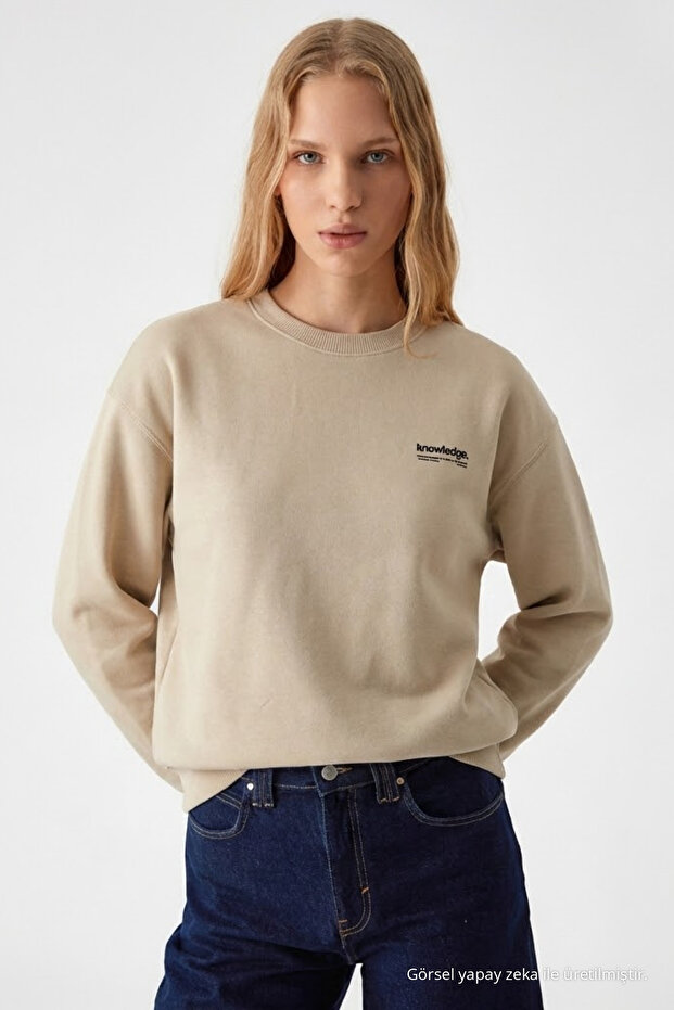 Women's Chest Lettering Printed Cream Sweatshirt