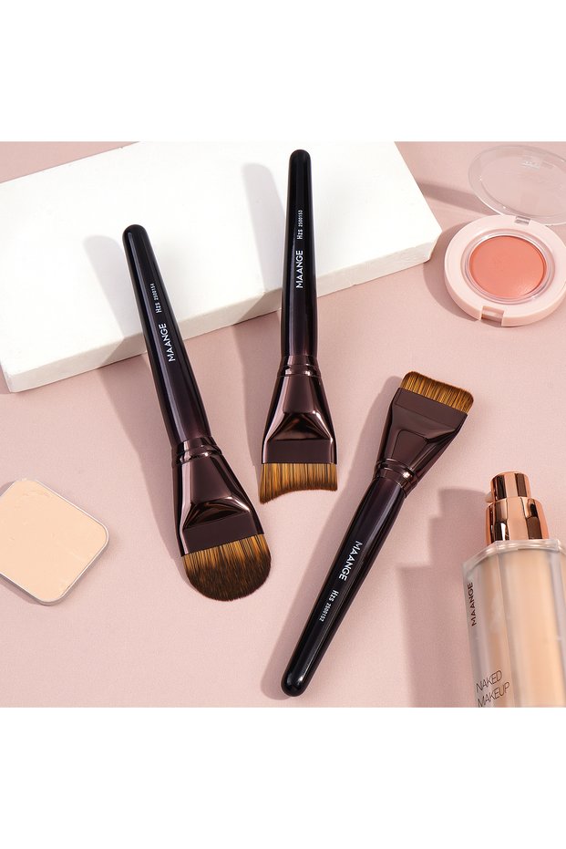 Dark Brown MAANEG Professional Foundation Makeup Brushes 3pcs Flat Curved Kabuki Brushes for Liquid