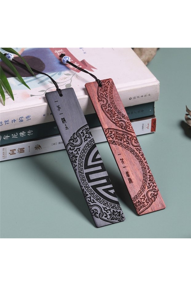 Two pieces Chinese Style Redwood Sandalwood Bookmark Business School Commemorative Gift Crescent Boo