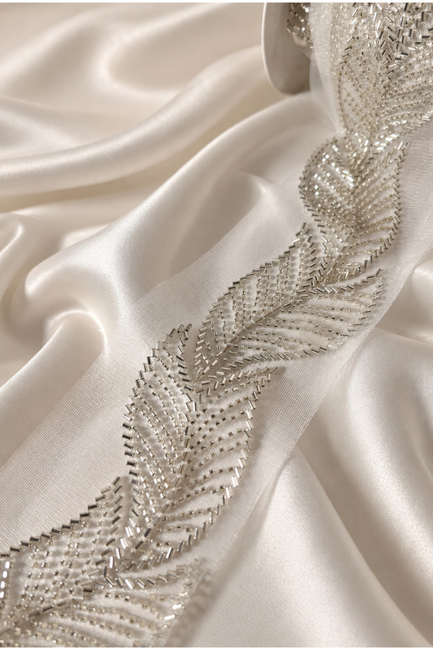 Embroidered Ribbon Accessory with Leaf Pattern on Tulle (1 Meter)