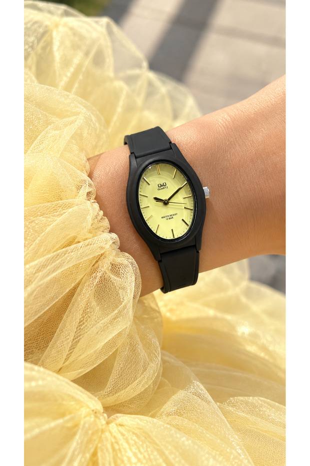 Black Silicone Band, Suitable for Pool and Sea Use, Women's Wristwatch + bracelet