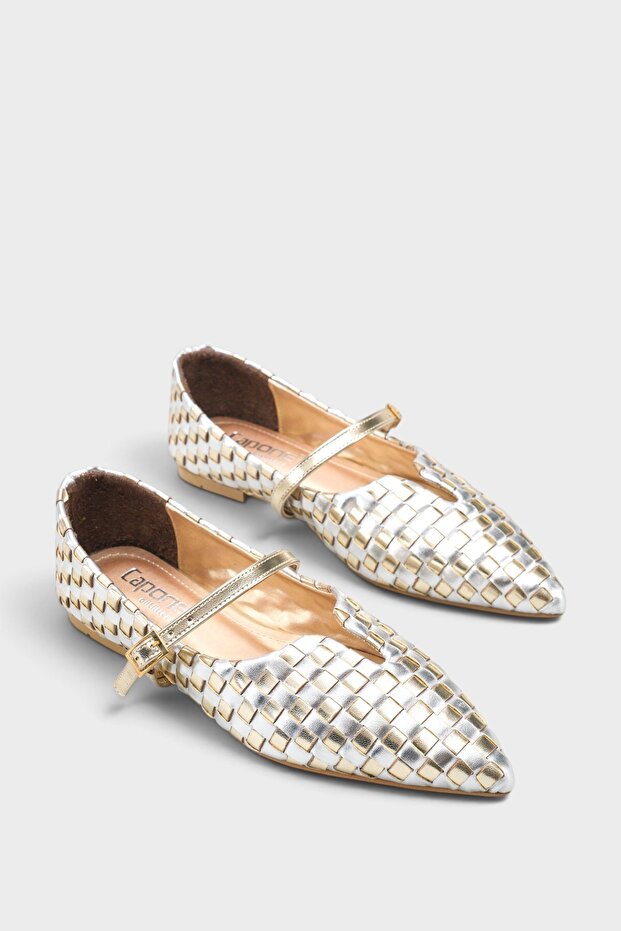 Carry Hand Knitted Pointed Toe Buckle Ballerinas