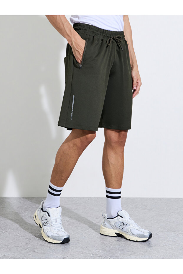 Olive Green Solid Regular Fit Zip Pocket Active Shorts