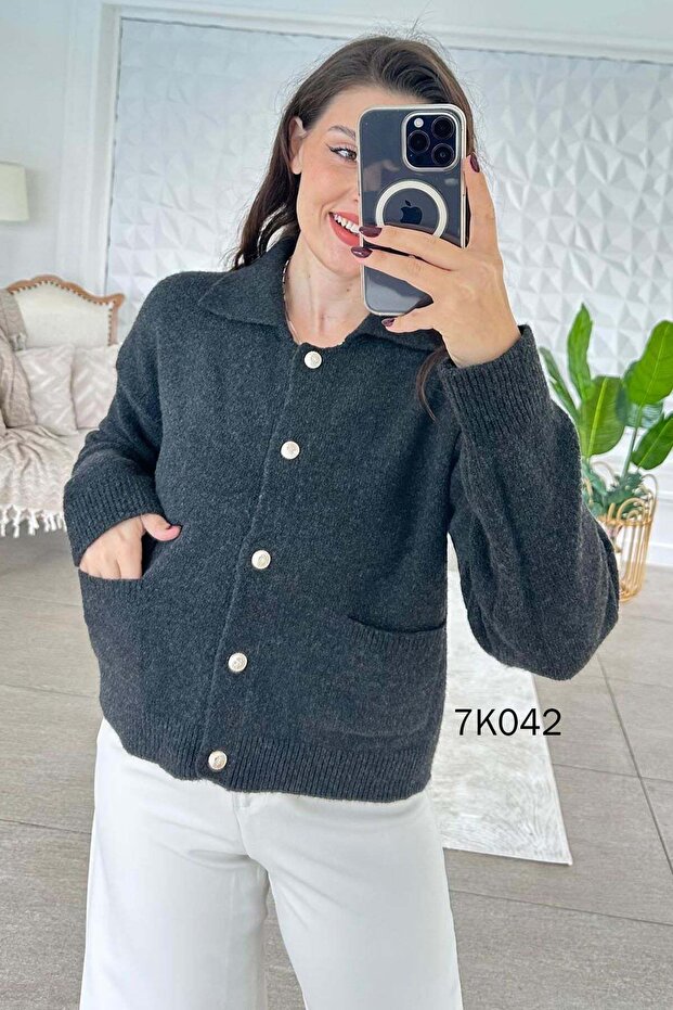 Knitwear Cardigan with Front Pockets 7K042
