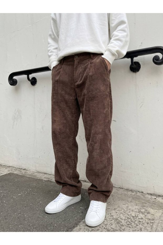 Men's relaxed fit pleated velvet trousers