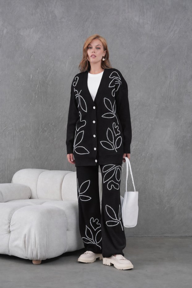 Women's Embroidered Buttoned Knitwear Cardigan Wide-Leg Pants Two-Piece Set