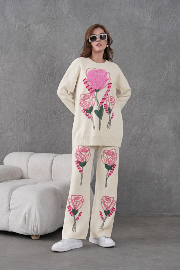 Women's Embroidered Crew Neck Oversize Knitwear Two-Piece Set with Trousers
