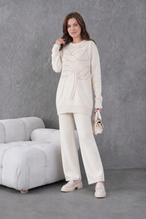 Women's Embroidered Loose-Fit Knitwear Sweater and Trousers Two-Piece Set