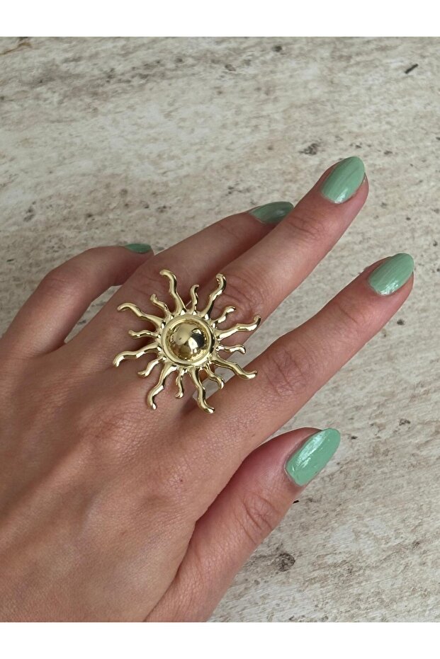 Sun Pattern Gold Ring