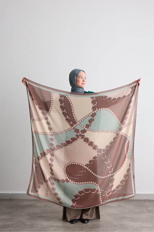 Monolith Pattern Shoulder Shawl