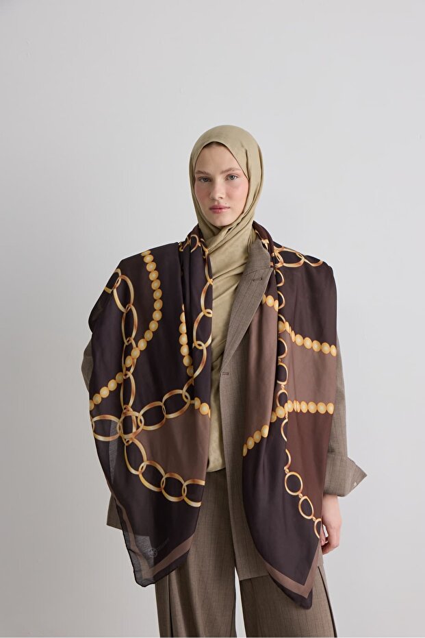 Monolith Pattern Shoulder Shawl