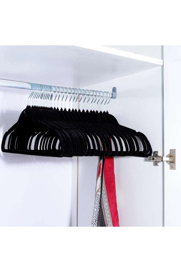 Giorgia 30-piece Velvet Suit Hanger with Notches 45x22.5x0.5cm Black - 262JHC9900030