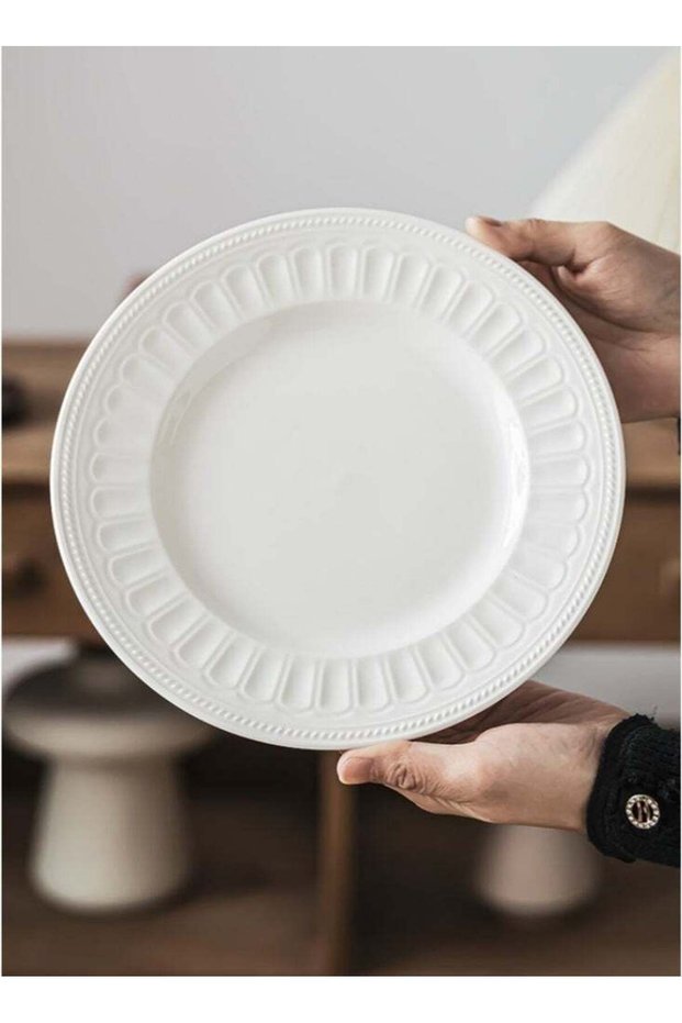 Set of 2 Embossed White Ceramic Dinner Plates 8.2 Inch Vintage Floral Rim Design Dishwasher & Micro