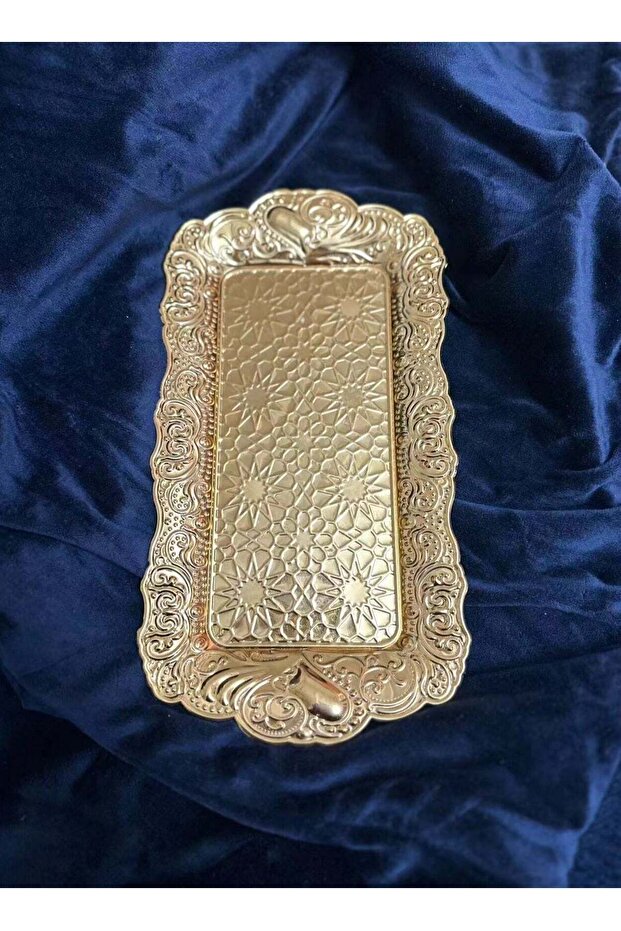 Medium Plate with Perfect Design Serving dish plate with a conical base for sweets, nuts and dates