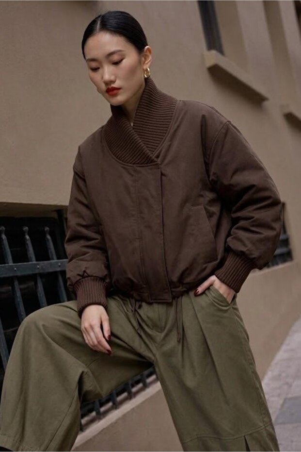 Brown Bomber Coat with Tricoted Collar Detail Per9742