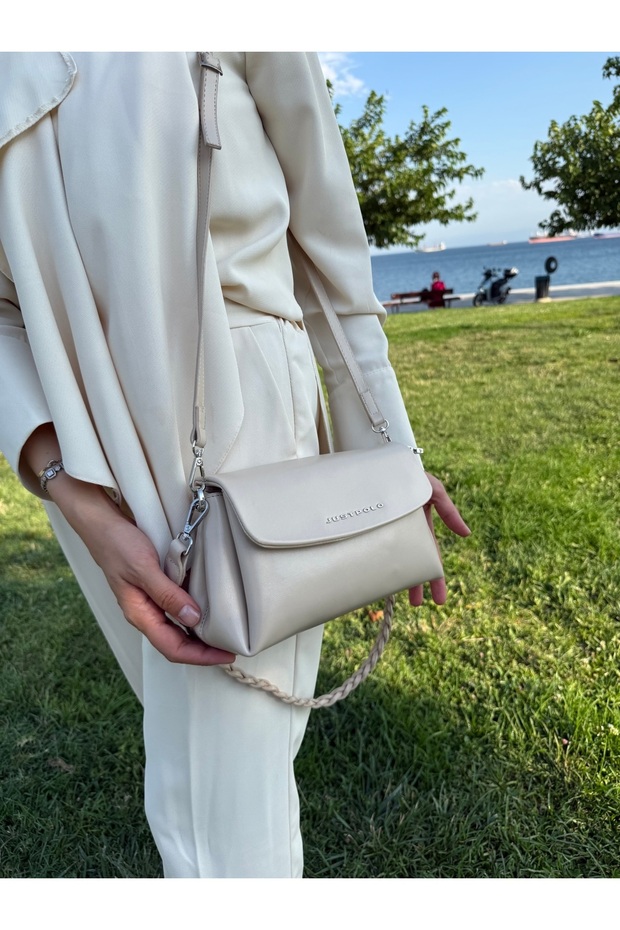Multi-Compartment Zippered Women's Hand and Shoulder Bag