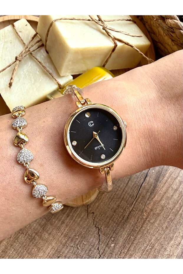 Round Vintage Gold Inside Black Women's Wristwatch