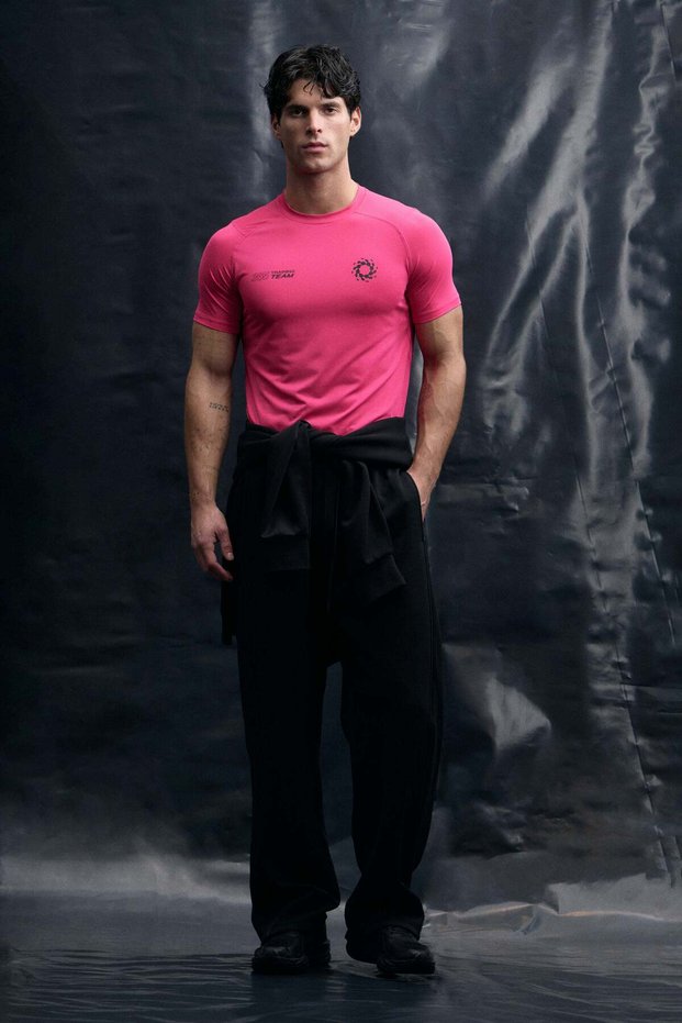 Muscle Fit Sports T-shirt with DryMove™