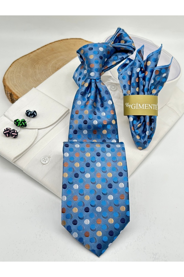 Classic Tie with Blue Polka Dot Handkerchief