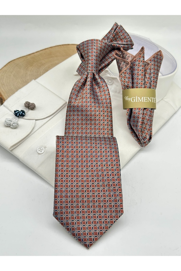 Classic Tie with Brown Patterned Handkerchief