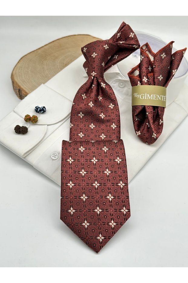 Classic Tie with Brick Patterned Handkerchief