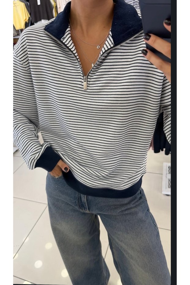 High Collar Striped Equivalent Woven Sweatshirt