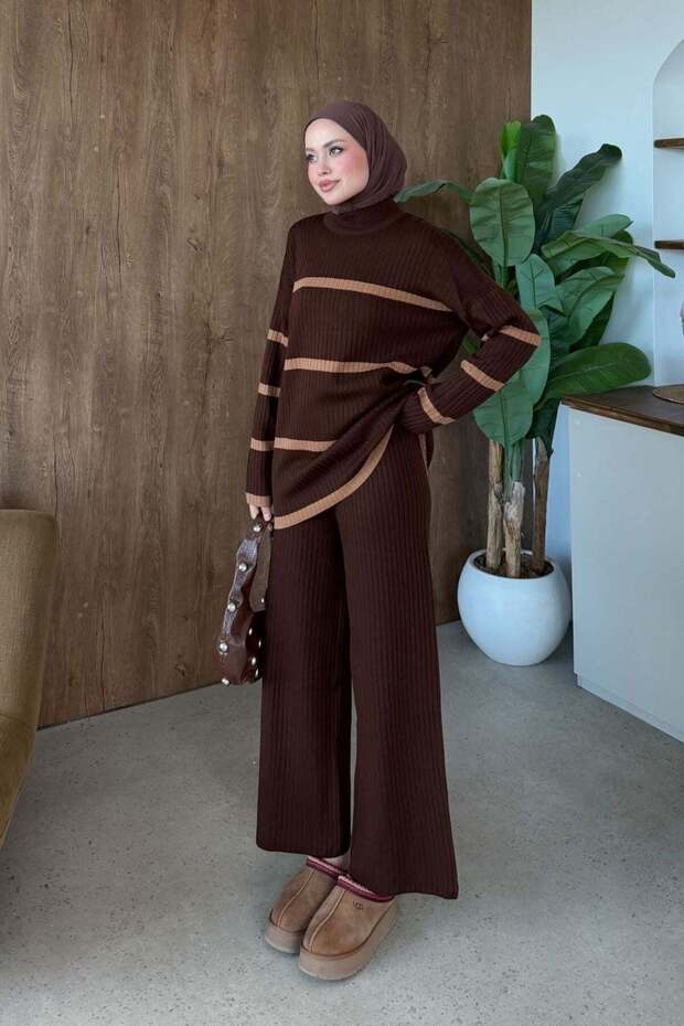 Deyzi Knitwear Set Bitter Brown