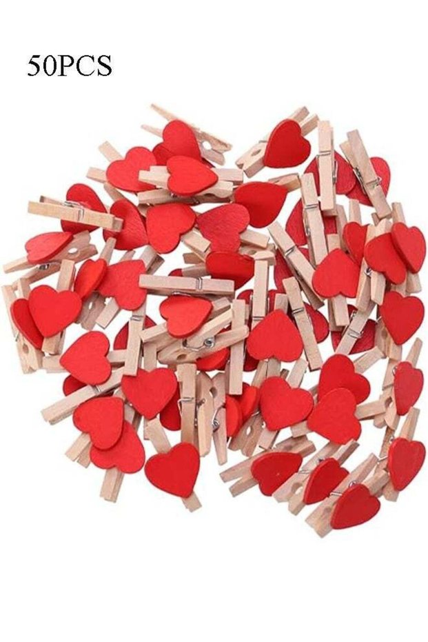50 large red wooden heart-shaped photo clips, small wooden clips can hold photos.