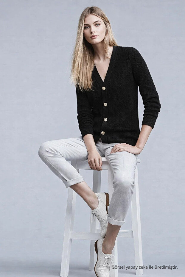 Women's Winter Comfortable V-Neck Black Knit Sweater