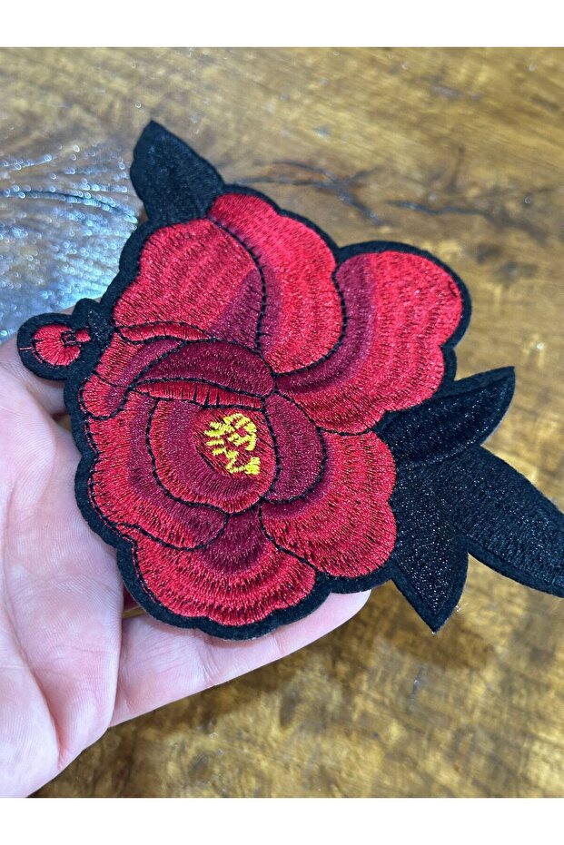14X14 cm Iron-On Embroidery Flower Motif