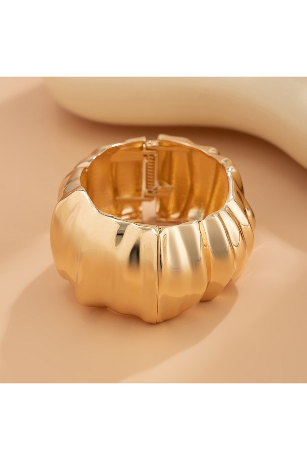 E00K1JS02432A Ingemark Hip Hop Inlaid Rhinestones Water Drop Spring Bangle for Women Punk Irregular