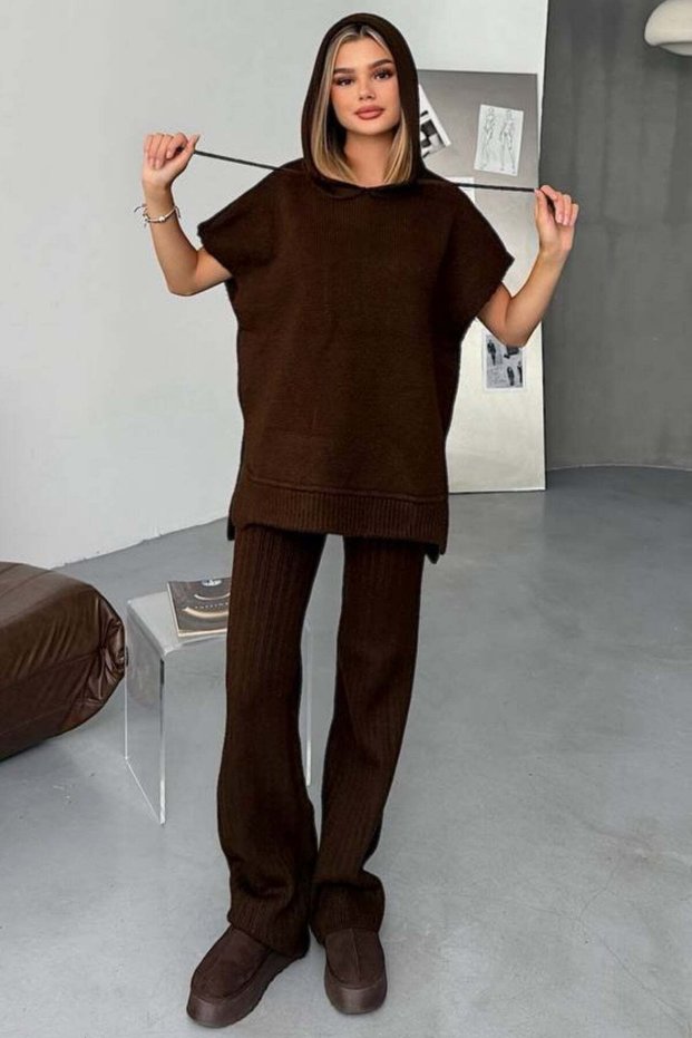 Hooded Sleeveless Knitwear Set - Brown