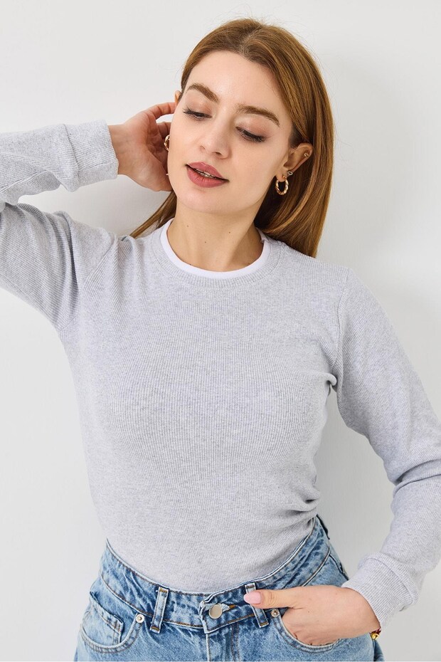 Gray Camisole Ribbed Stretchy Textured Crew Neck Long Sleeve Straight Cut Knitted Sweater