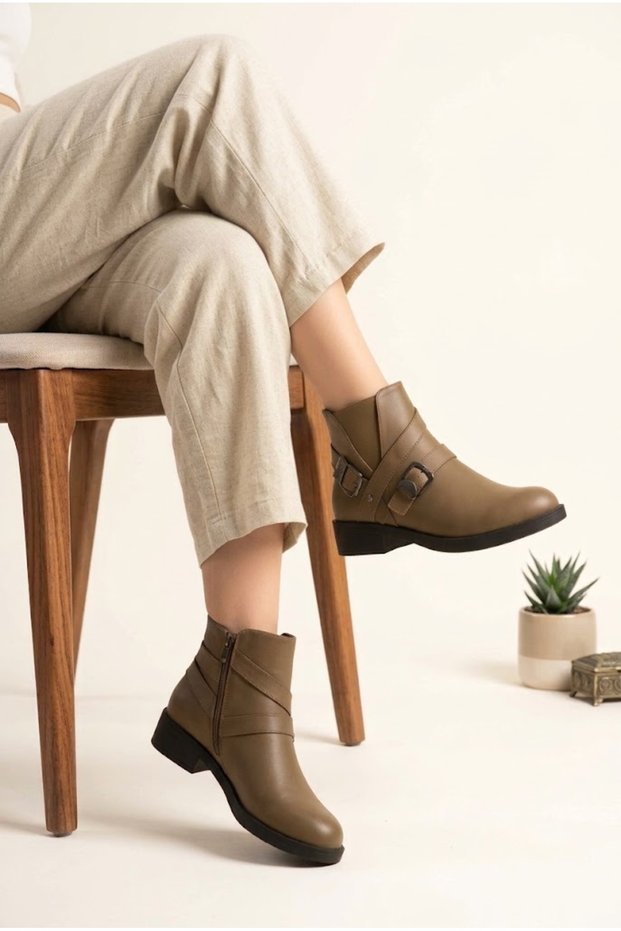 Women's Cross-Belted Double Buckle Flat Sole Ankle Boots with Internal Zipper, Comfortable Daily Winter Boots