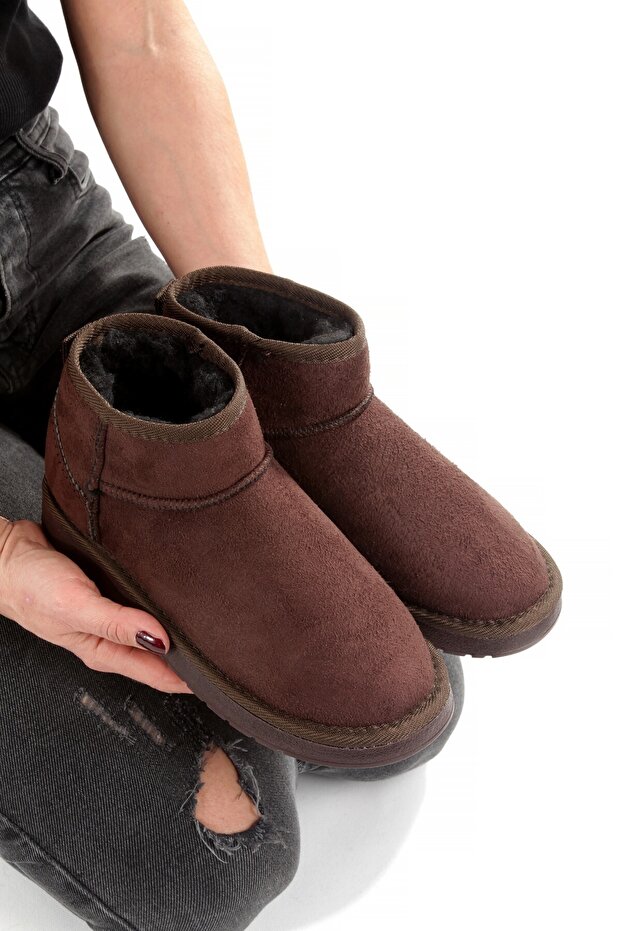 Women's Winter Boots with Plush Suede Look on the Inside, Thin Sole, Brown Color Fon22