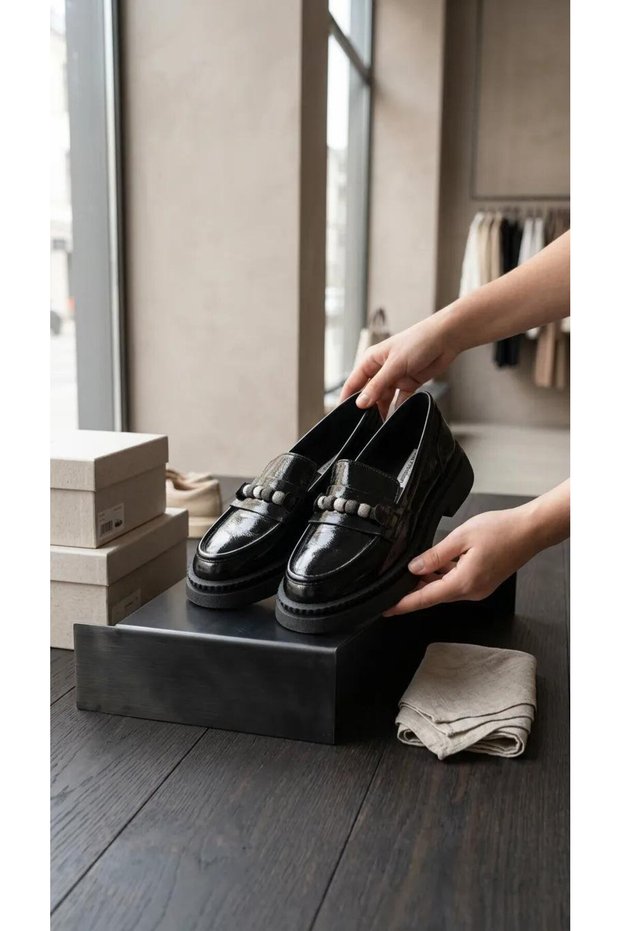 25101901 Genuine Leather Women's Shoes
