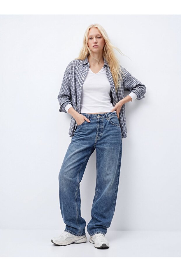 Regular Fit Flared V-Neck White Sweatshirt