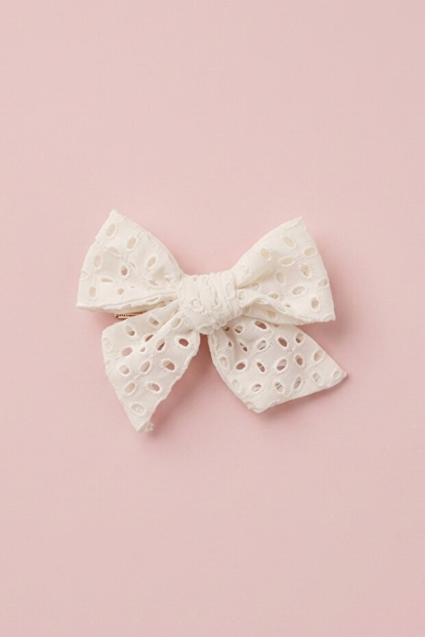 White Patterned Scallop Buckle for Girls