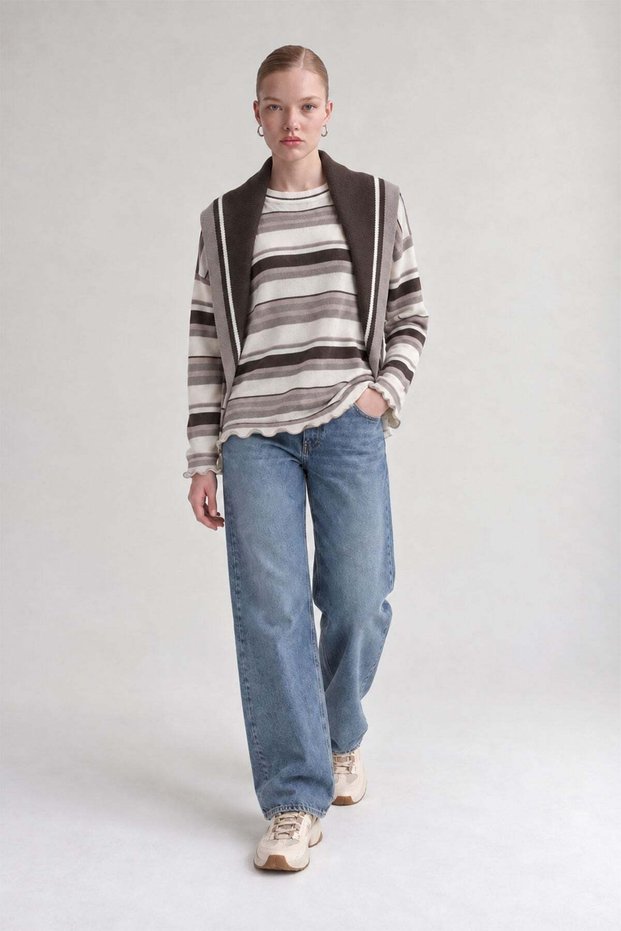 Beige shawl collar sweatshirt