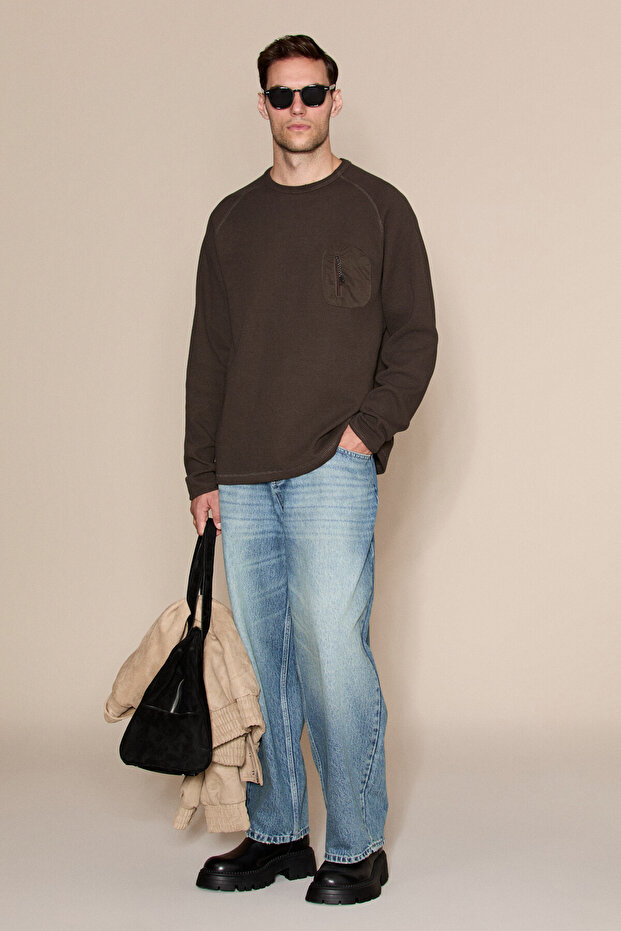Andes Men's Long Sleeve Bitter Brown Sweatshirt with Pocket Detail
