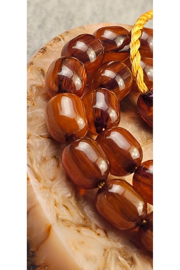 Relaxed German Fire-Cured Amber Prayer Beads – İlhan Mahir Usta – Special Craftsmanship with Sitting Imam Design
