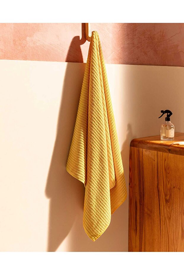 Adenya Basket Carla Bath Towel